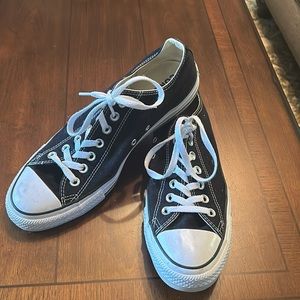 Converse Black Lace Up Men’s Size 9.